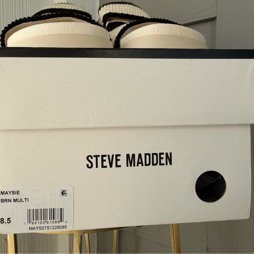 Steve Madden Cream and Black Knitted Slide Sandals - Picture 2 of 2
